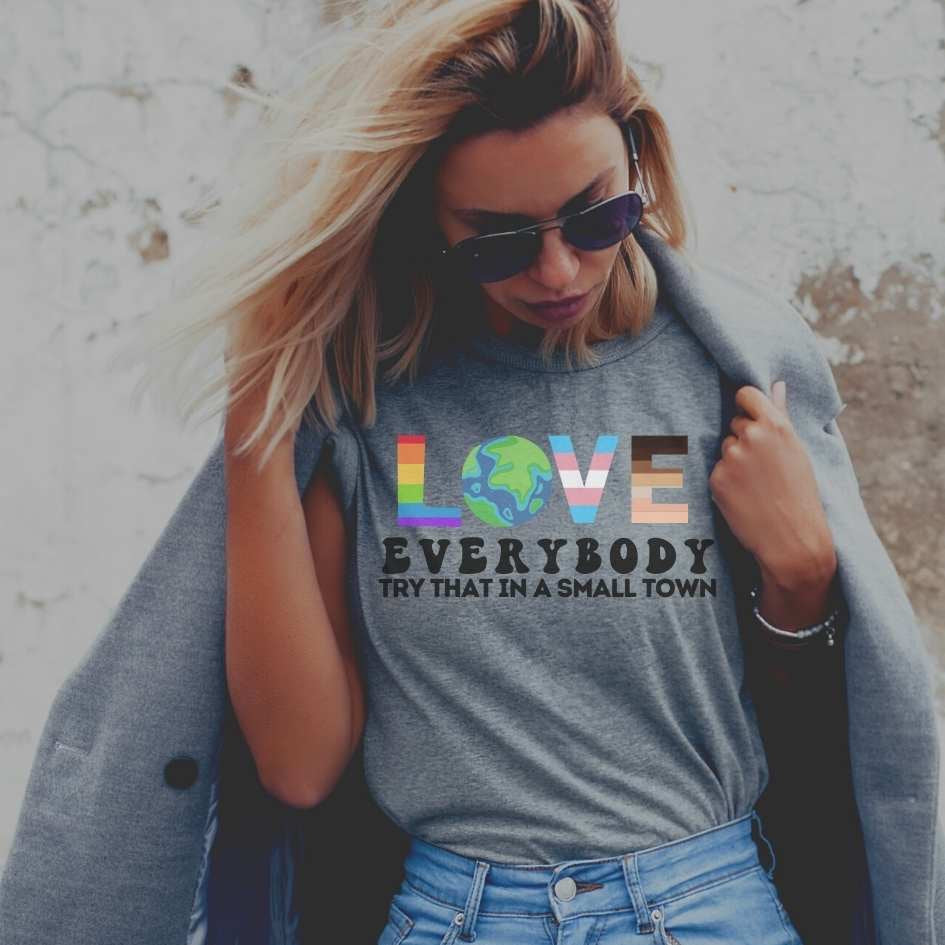 Love Everybody Tee